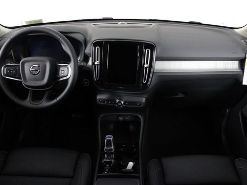 New 2026 Volvo XC40 B5 Ultra w/ Climate Package AWD/4WD image 5