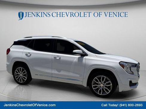 Used 2023 GMC Terrain Denali AWD/4WD image 2
