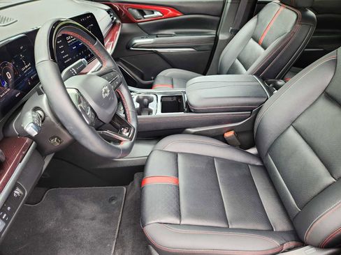 Certified 2026 Chevrolet Traverse RS w/ LPO, Floor Liner Package FWD image 14