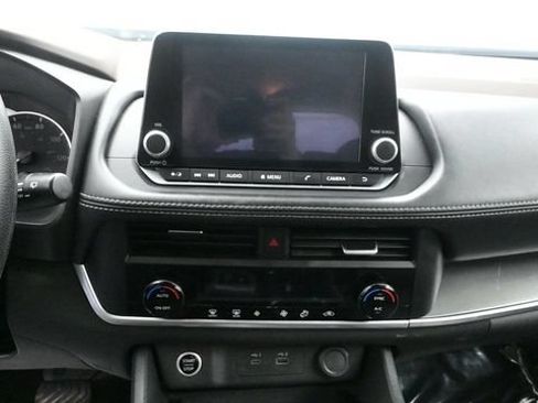 Used 2023 Nissan Rogue SV AWD/4WD image 14