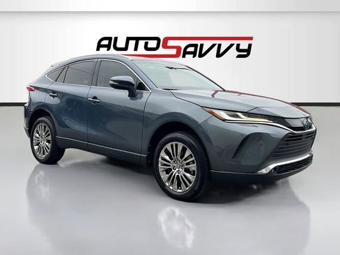 Used 2024 Toyota Venza XLE AWD/4WD image 1