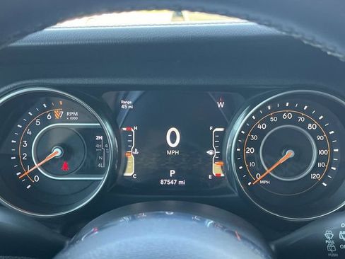 Used 2019 Jeep Wrangler Unlimited Sahara w/ Quick Order Package 24M Moab AWD/4WD image 33
