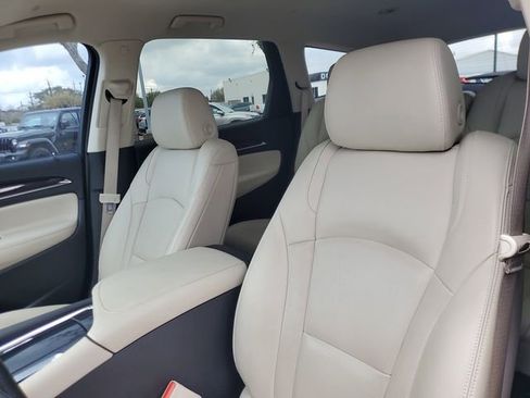 Used 2022 Buick Enclave Essence w/ Sport Touring Edition image 16