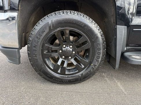 Used 2019 Chevrolet Silverado 1500 LT w/ All Star Edition image 22