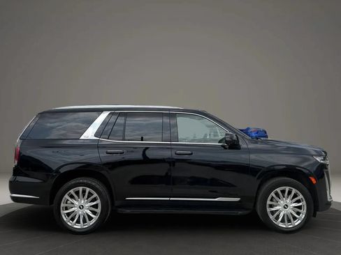Used 2023 Cadillac Escalade Premium Luxury w/ LPO, Floor Liner Package AWD/4WD image 8