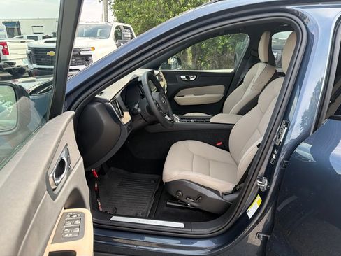 Used 2026 Volvo XC60 B5 Plus AWD/4WD image 6