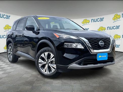 Used 2023 Nissan Rogue SV image 1
