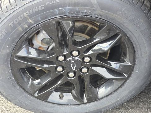 Used 2023 Chevrolet Traverse LT w/ Midnight/Sport Edition image 30