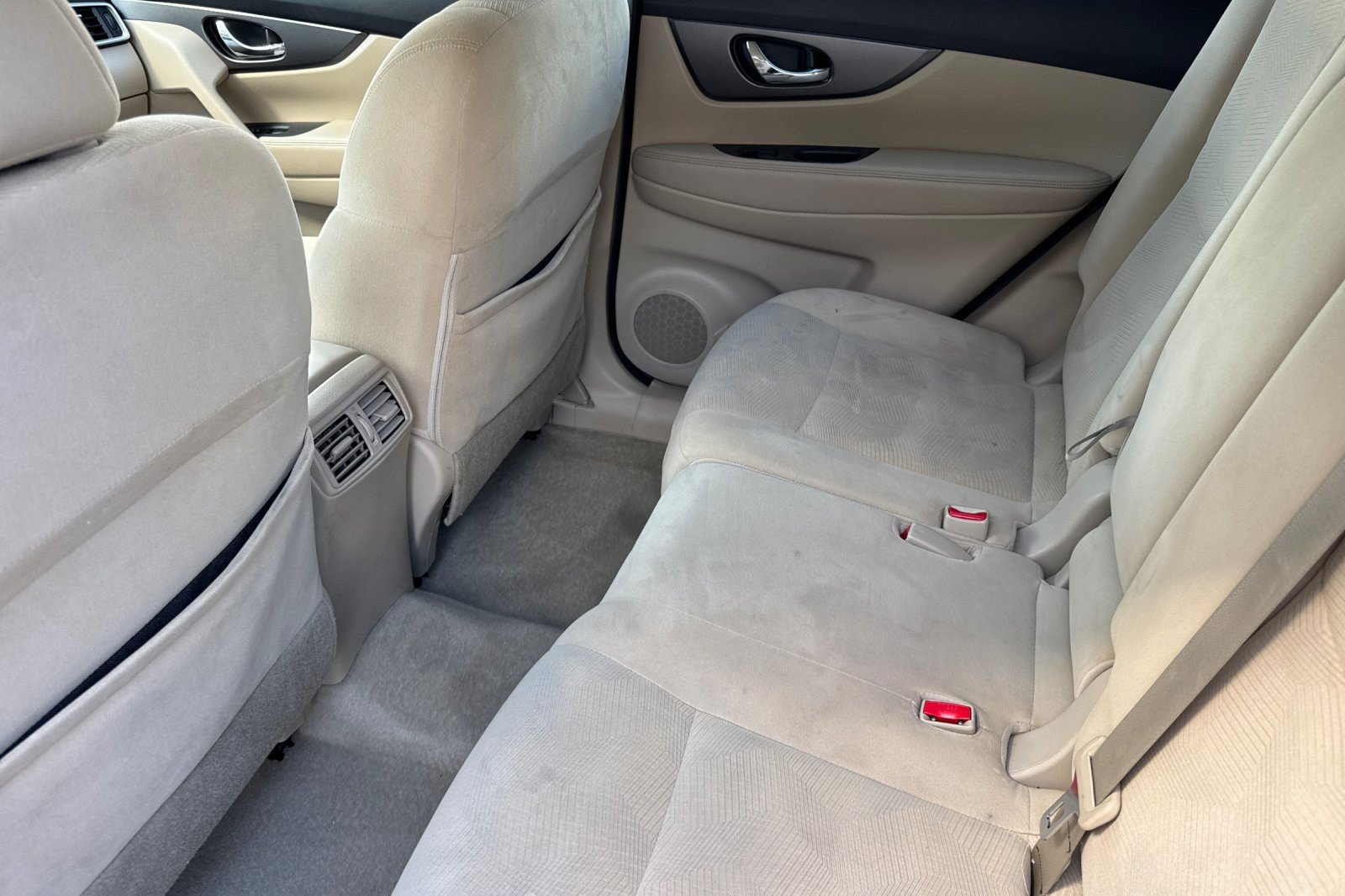 Used 2015 Nissan Rogue SV w/ SV Premium Package FWD image 27