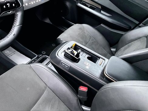 Used 2023 Nissan Ariya AWD image 17