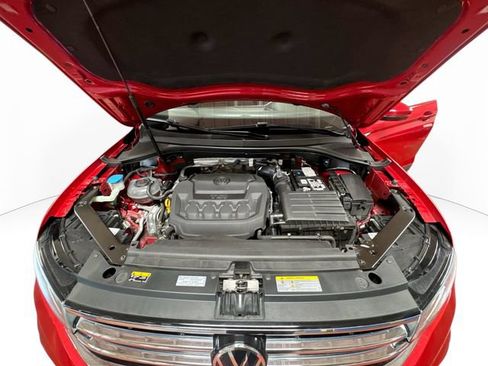 Certified 2023 Volkswagen Tiguan SE w/ Panoramic Sunroof Package FWD image 19