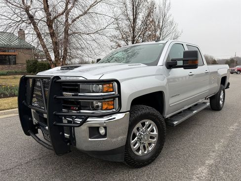 Used 2018 Chevrolet Silverado 2500 LT w/ LT Convenience Package image 1