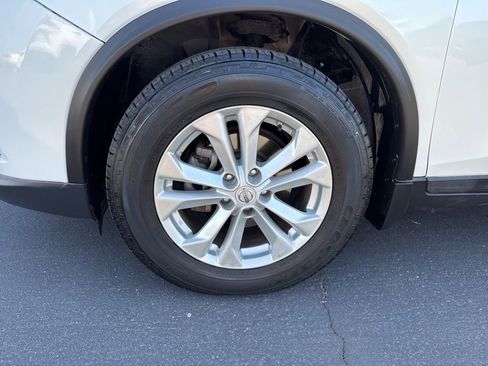 Used 2015 Nissan Rogue SV w/ SV Premium Package image 10