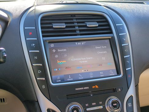 Used 2020 Lincoln Nautilus Reserve w/ Equipment Group 201A image 23