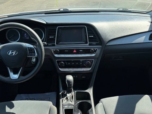 Used 2018 Hyundai Sonata SE FWD image 11