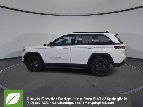 Certified 2025 Jeep Grand Cherokee Limited w/ Black Appearance Package AWD/4WD image 8