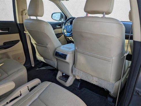 Used 2014 Toyota Highlander Limited w/ Driver Technology Package image 28
