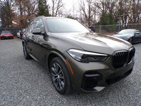 Certified 2022 BMW X5 M50i image 1
