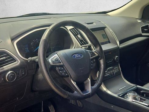 Used 2019 Ford Edge SEL w/ Equipment Group 201A FWD image 10