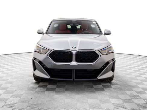 Certified 2025 BMW X2 xDrive28i w/ Premium Package image 8