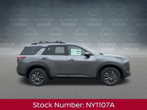 New 2025 Nissan Pathfinder SV image 7