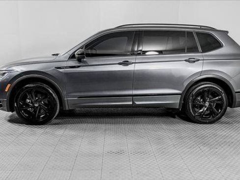 Used 2023 Volkswagen Tiguan SE R-Line FWD image 3