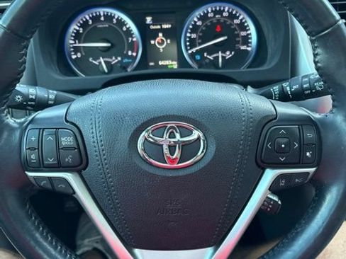 Used 2019 Toyota Highlander XLE AWD/4WD image 8