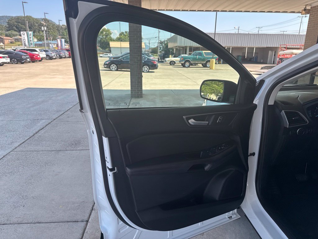 Used 2024 Ford Edge SE AWD/4WD image 14