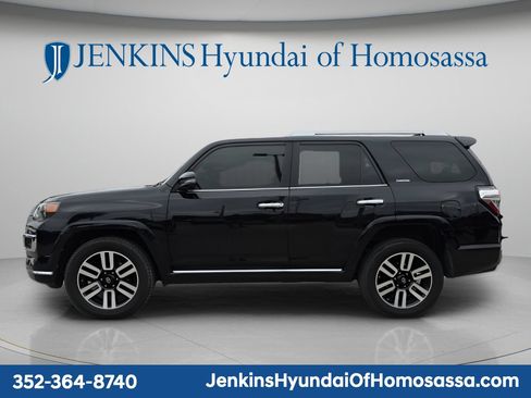 Used 2021 Toyota 4Runner Limited AWD/4WD image 8