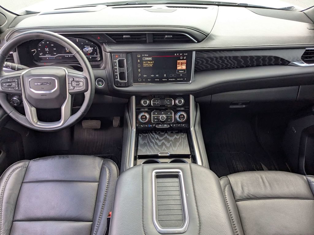 Used 2023 GMC Yukon XL Denali AWD/4WD image 15