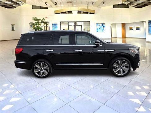 Used 2019 Lincoln Navigator Select w/ Technology Package image 8