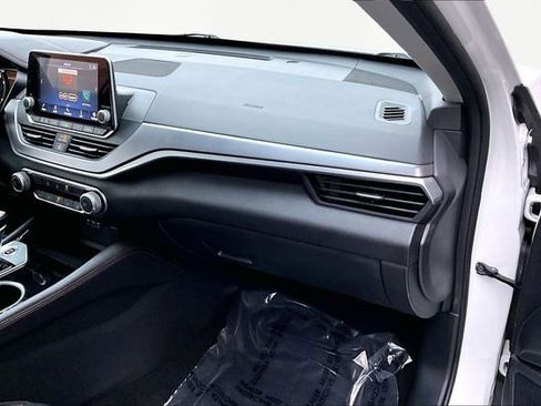 Used 2023 Nissan Altima 2.5 SR image 18