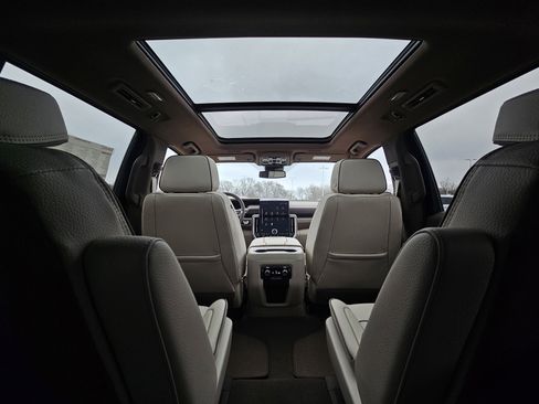New 2026 GMC Yukon Denali w/ Sun & Power Step Package image 32