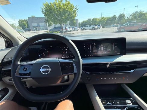 Used 2025 Nissan Murano SL AWD/4WD image 23