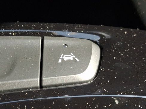 New 2026 Chevrolet Trax RS w/ Sunroof Package FWD image 20