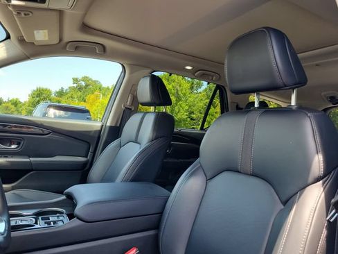 Used 2024 Honda Pilot Touring image 14
