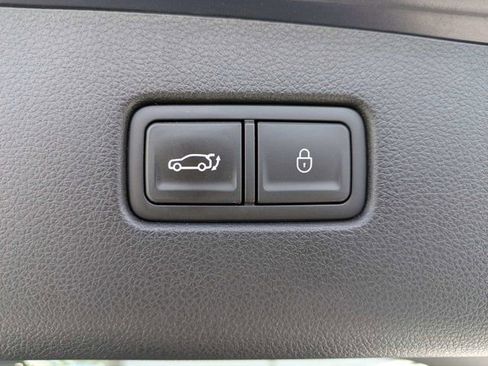 Used 2023 Genesis GV70 2.5T AWD/4WD image 13