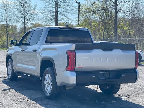Certified 2022 Toyota Tundra SR5 w/ SR5 Convenience Package AWD/4WD image 13