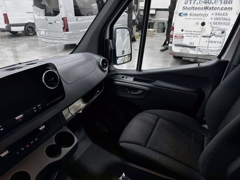 Used 2025 Mercedes-Benz Sprinter 3500 image 24
