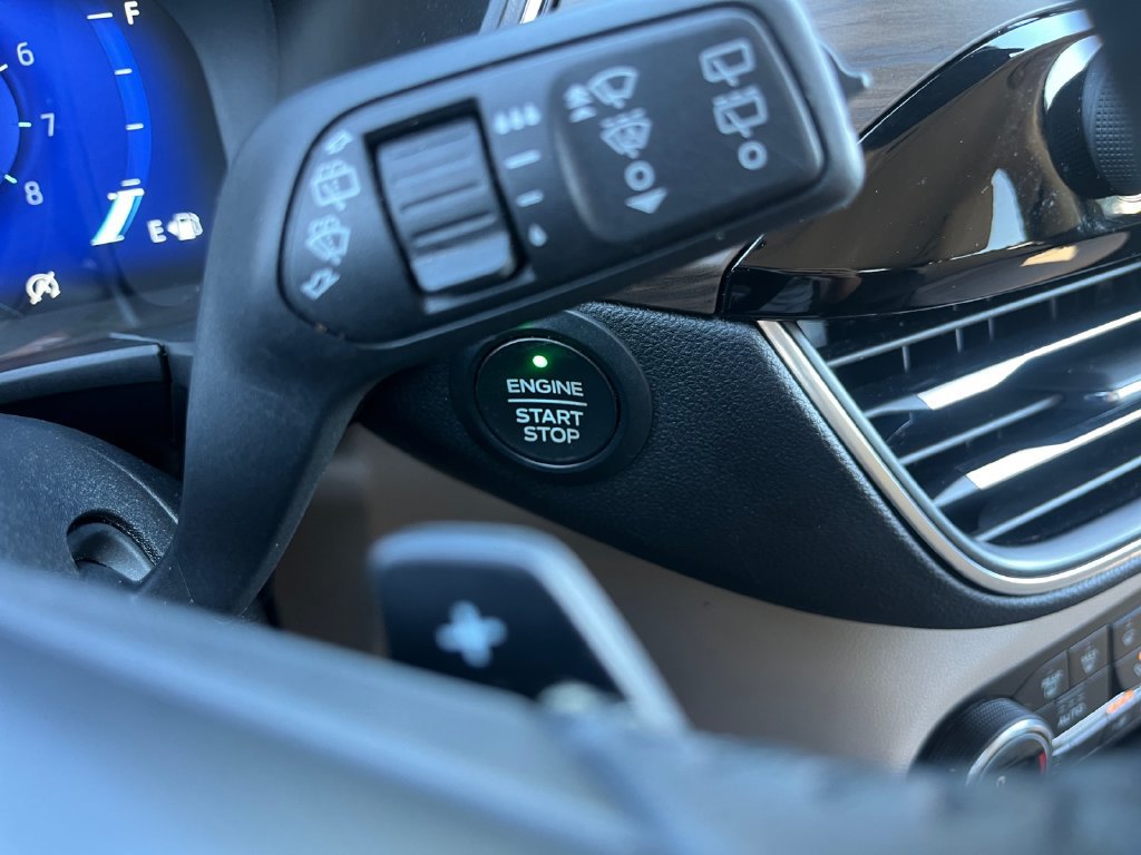 Used 2020 Ford Escape Titanium AWD/4WD image 29