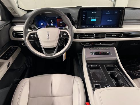 New 2026 Lincoln Aviator AWD image 8