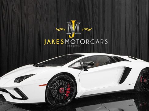 Used 2017 Lamborghini Aventador S image 1