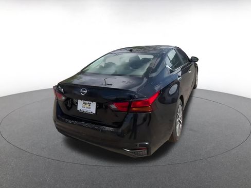 Used 2025 Nissan Altima 2.5 SV FWD image 15