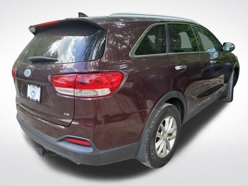 Used 2017 Kia Sorento AWD w/ LX V6 Convenience Package image 9