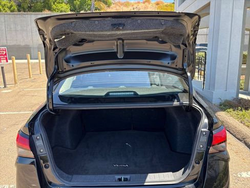 Used 2025 Nissan Versa SV FWD image 29