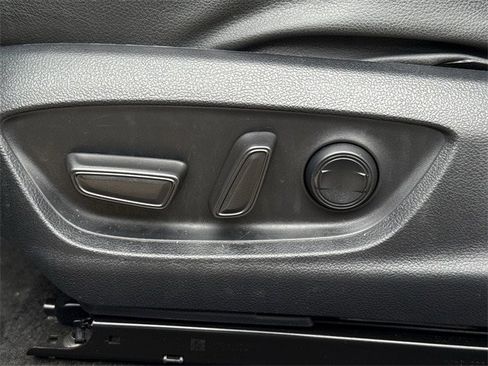 Used 2024 Toyota Camry SE image 25