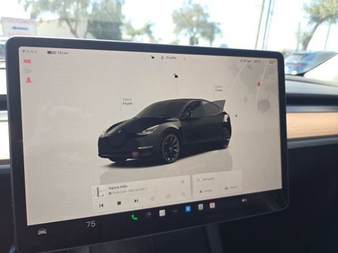 Used 2023 Tesla Model Y Long Range image 18