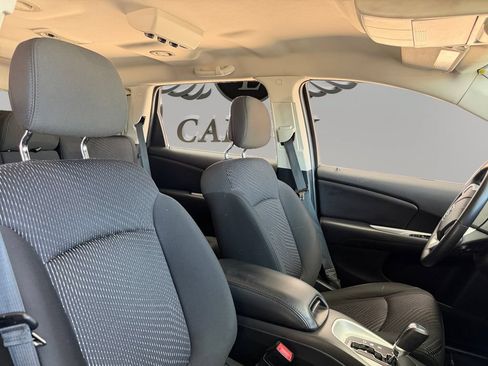 Used 2019 Dodge Journey SE FWD image 14