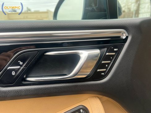 Used 2017 Porsche Macan S w/ Premium Package Plus image 35