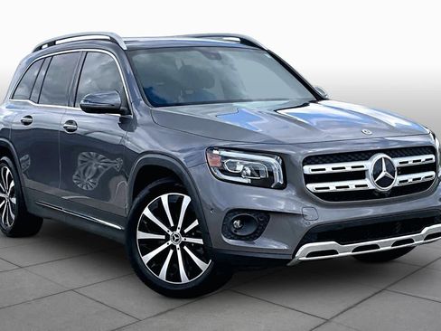 Used 2021 Mercedes-Benz GLB 250 image 2